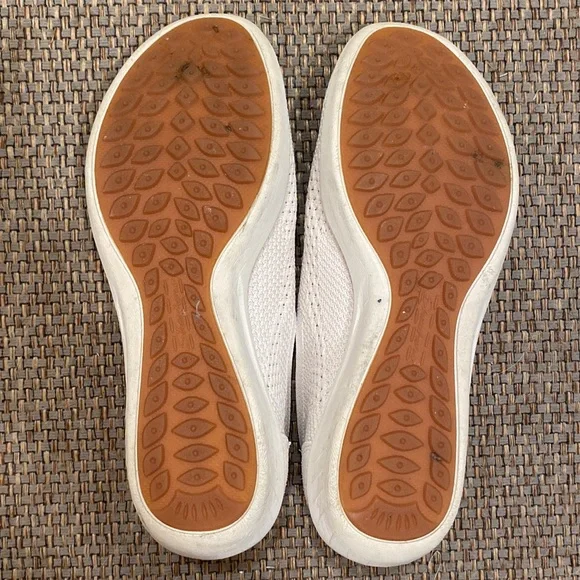 Skechers 8 Off White Memory Foam Slip On Sneakers - Picture 10 of 10